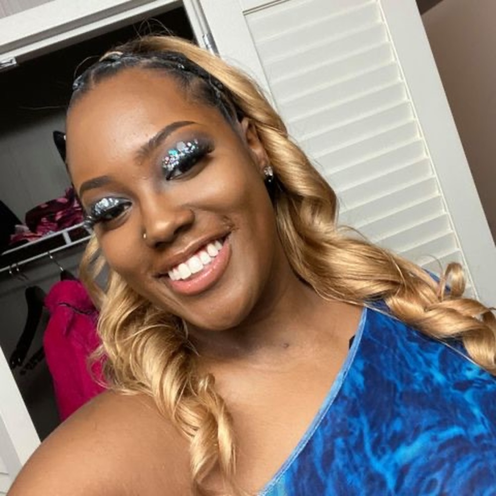 Meet your Posher, Dejah